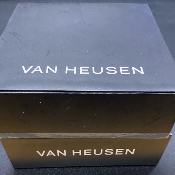 Van Heusen Genuine Diamond Collection Watch - Picture 4 of 7